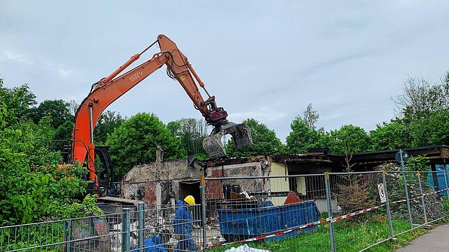 Bild : Kindergarten-Abriss im Seeboden hat begonnen