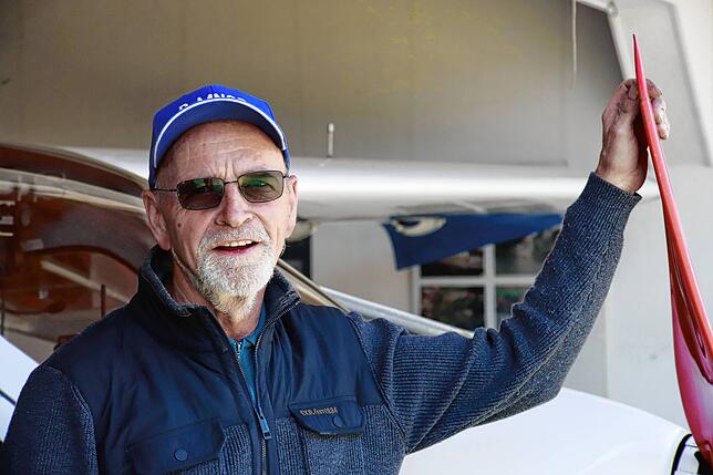 Bodensee-Pilot Gerhard Plessing lenkt uns mit seinem Ultraleichtflugzeug auf einem Flug rund um den Überlinger See: Von Überlingen nach ...