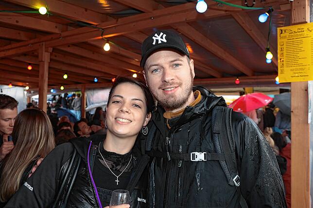 Bild 23: Ein Prosit der Gemütlichkeit! Fotos vom zweiten Abend beim Reichenauer Weinfest 2025