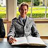 Junioren-Weltmeister Fabian Kaskel trug sich ins Goldene Buch der Stadt Bad Säckingen ein. Bürgermeister Alexander Guhl würdigte den ...