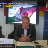 Dr. Johannes-Georg Roth (Bildmitte), Leitender Oberstaatsanwalt Konstanz bei einer gemeinsamen Pressekonferenz der Staatsanwaltschaften ...