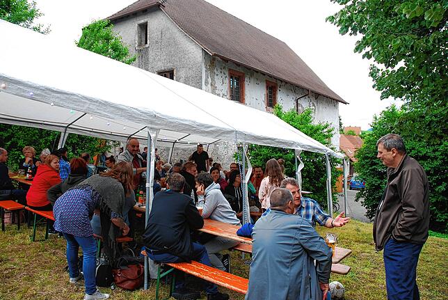Impressionen aus dem Sommer 2017 anlässlich des Sommerfestes der Katholischen Jungen Gemeinde auf dem Gelände des Pfarrhofes. (Archivbild)