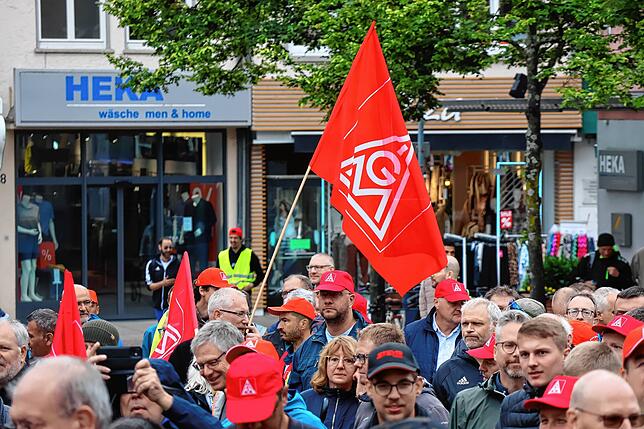 Bild 25: ZF Friedrichshafen: Bilder vom Protestmarsch gegen den Stellenabbau