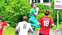 Endstation Simon Krause: Der Schlussmann des FC Hochrhein war beim 1:1 seiner Elf bei der SG FC Wehr/Brennet einer der Garanten für das ...