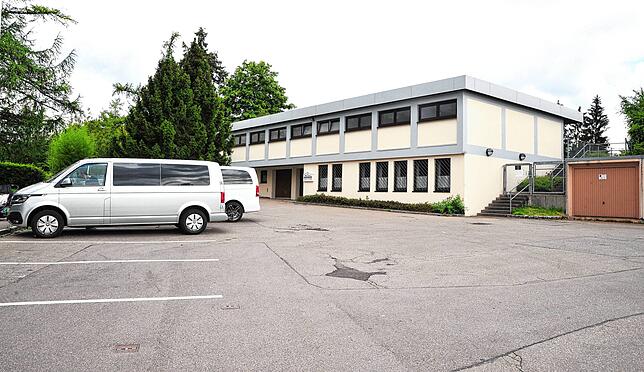 Hier können Wohnmobilisten ihr Fahrzeug abstellen. Doch Hinweise für die Touristen auf die schöne Zähringerstadt fehlen an dieser Stelle.