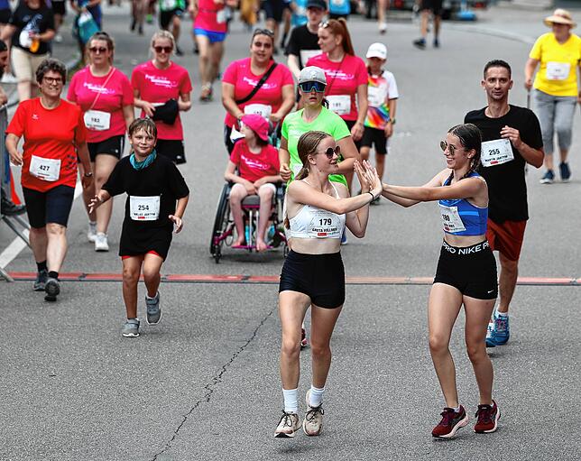 Bild 22: Stadtlauf durch die Donaueschinger Innenstadt kommt gut an