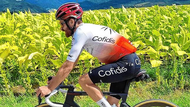 Der deutsche Radprofi Simon Geschke vom Team Cofidis trainiert im Schwarzwald.