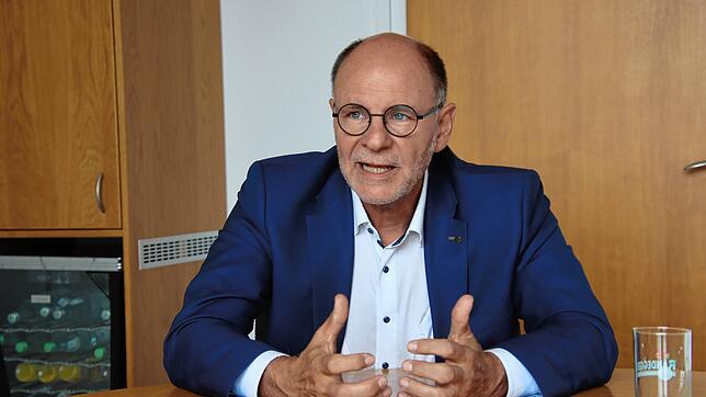 In großen Sommerinterview erklärt Oberbürgermeister Bernd Häusler, wie es um die finanzielle Lage in Singen steht und welche Vorhaben ...