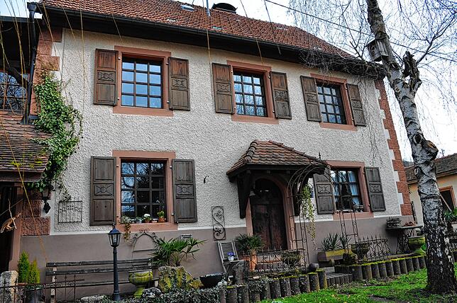 Die Seilerei Schneider ist in der Alten Kaplanei von Untermettingen untergebracht, die 1735 erbaut wurde und auf einer Anhöhe liegt.