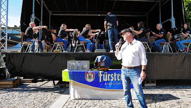 Bild 4: Albbrucker Dorffest: Ausgelassene Stimmung, zahlreiche Besucher und buntes Programm.