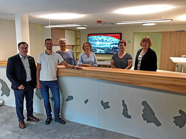 Mit dem neuen Bürgerbüro wollte die Stadt Laufenburg die Servicequalität für ihre Bürger erhöhen. Im Bild von links: Bürgermeister ...