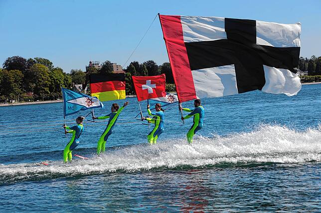Bild 18: Spektakulär! Die besten Fotos der Wasserski-Show im Konstanzer Trichter