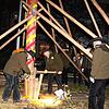 (Archivbild) Die Holzhauer-Gilde Allensbach zeigte im Jahr 2020 das letzte Mal ihr handwerkliches Können, um den Monsternarrenbaum der ...