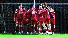 Salemer Jubel nach der 1:0-Führung durch Paul Strauß (ganz rechts).