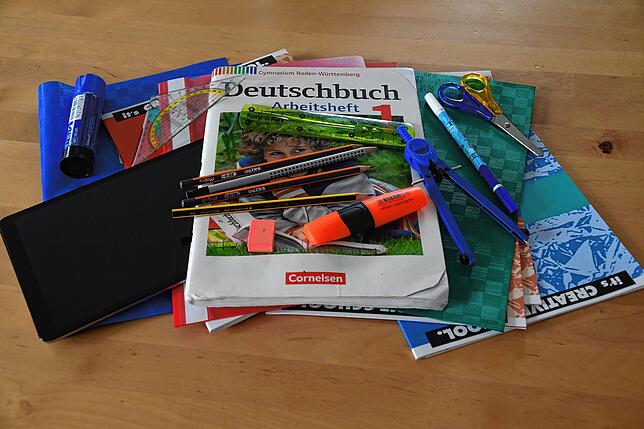 Stifte, Bücher, Hefte: Der Schulalltag ist wieder eingekehrt.