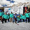 Zum Saisonabschluss im italienischen Cortina d&lsquo;Ampezzo wurde Anna-Lena Forster (Mitte) von einer zehnköpfigen Abordnung aus ...