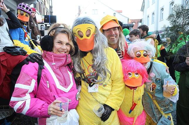 Bild 31: Konstanzer Straßenfasnacht 2025: Die Altstadt wird zum Narrenparadies - Die Bilder vom Abend!