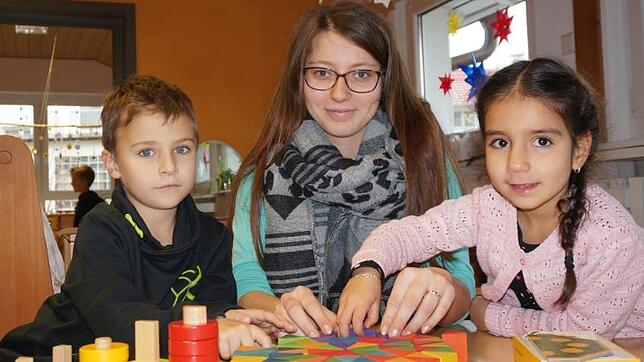 Ausbildung und Studium in der Heimat: Die angehende Erzieherin und Studentin der Sozialpädagogik Tatjana Schmidt (22) aus Lauchringen im ...