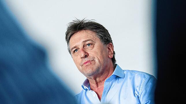 Manfred Lucha (Bündnis 90/Die Grünen), Sozialminister von Baden-Württemberg, befindet sich noch bis Dienstag in häuslicher Quarantäne.