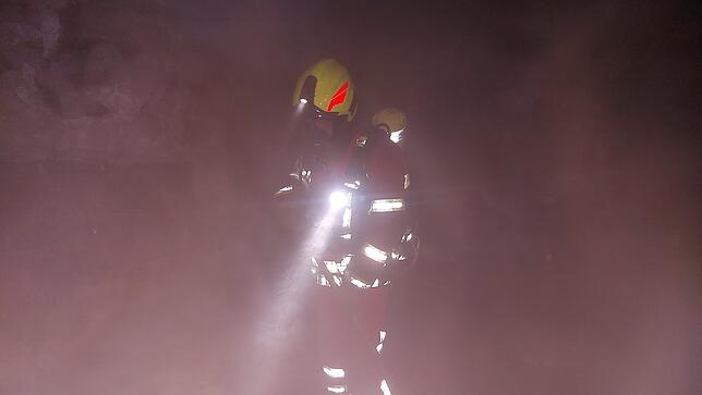Im Einsatz waren auch zahlreiche Atemschutzgeräteträger der Feuerwehren Jestetten und Klettgau.