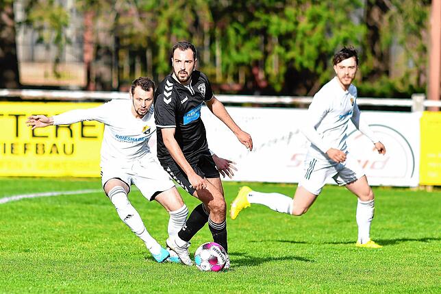 Bild 30: SV 08 Laufenburg verliert bei Spitzenreiter VfR Hausen mit 0:2 &ndash; und wir haben Bilder!