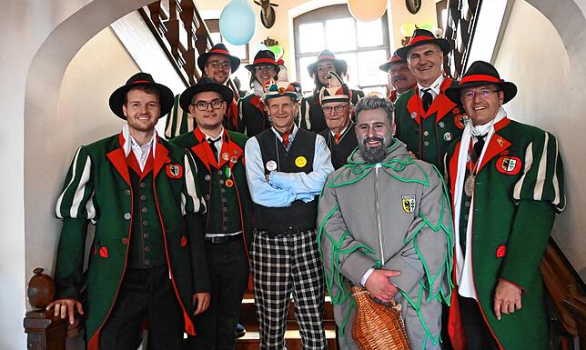 Bild 28: Das Nebelmännle ist da! Bilder vom närrischen Treiben in Schloss Bodman