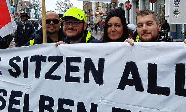 Kämpfen gemeinsam (von links): Alexander Boos von den Stadtwerken (mit Mütze), Gabriele Fieback von Verdi und Thorben Kleeh von Fridays ...