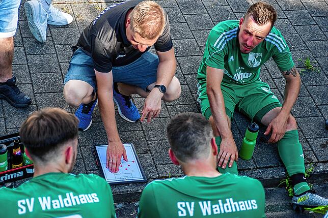 Bild 10: SV Waldhaus gewinnt bei der SG Weilheim/Gurtweil mit 2:1 &ndash; wir haben Bilder!