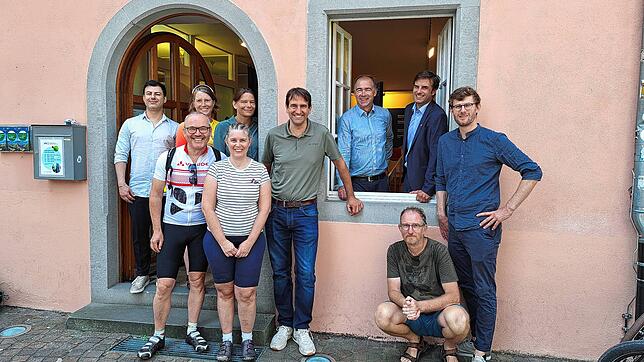 Beim Pressegespräch der VHS Landkreis Konstanz sind mehrere Vertreter der Hochschule aus der Region dabei. Von links nach rechts, ...