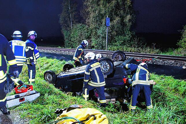 Bild 15: Bahnunfall mit vielen Verletzten: So proben Einsatzkräfte den Ernstfall