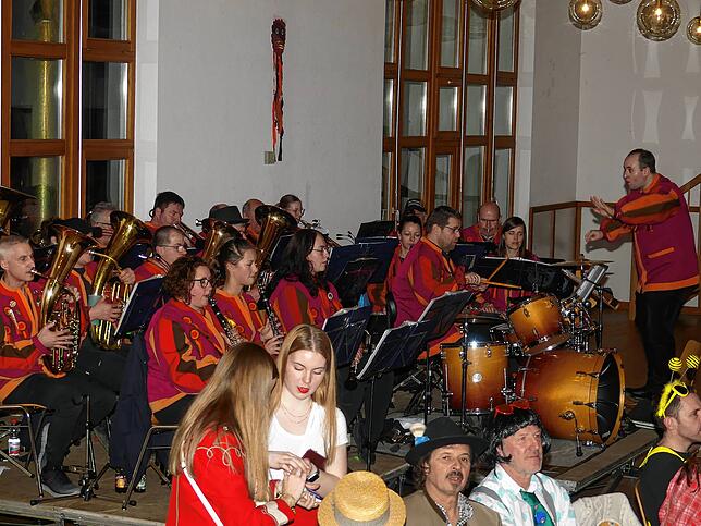 Bild 16: So bunt war der ‚Bär in der Bütt‘ in Bermatingen: Die besten Bilder vom traditionsreichen Event