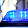 Blaulicht auf einem Polizeiauto (Symbolbild). Die Polizei musste zu einem Unfall zwischen Hänner und Oberhof ausrücken, wo zwei Autos ...