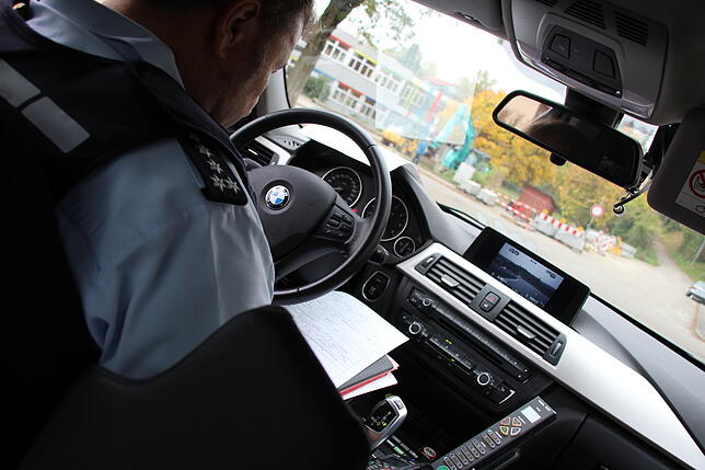 Bild 8: Auf Raserjagd: Unterwegs mit der Autobahnpolizei auf der A81