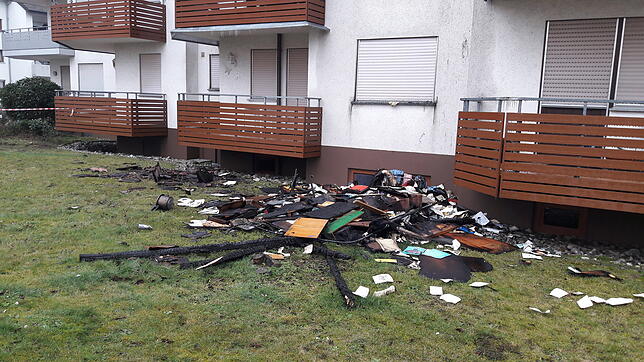 Bei einem Dachstuhlbrand in der Silvesternacht wurde ein Mehrfamilienhaus in Rielasingen-Worblingen unbewohnbar. Personen wurden nicht ...