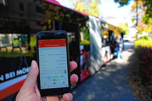 Das günstigere Handyticket für den Stadtbus, das es nur digital gibt, ist 2019 heftig kritisiert worden.
