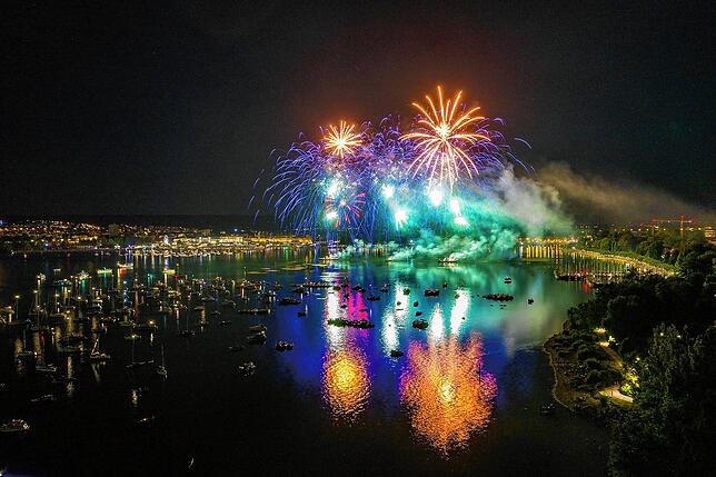 Bild 10: Spektakuläre Bilder vom Feuerwerk bei Seenachtfest und Fantastical 2022