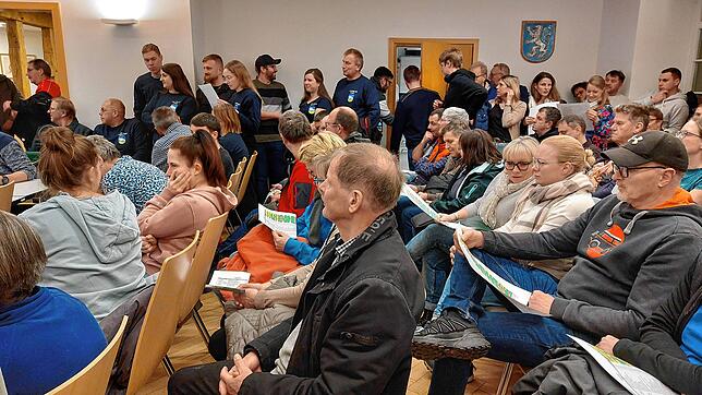 Die Debatte über den Investitionshaushalt in Bonndorf interessierte etliche Zuschauer. So voll war der Sitzungssaal noch nie zuvor. ...
