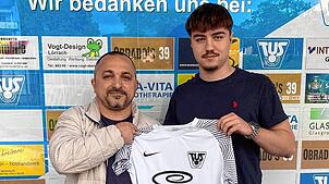 Zurück an der Tullastraße: Sportchef Franco Viteritti freut sich über Neuzugang Jannik Pemberger (rechts).