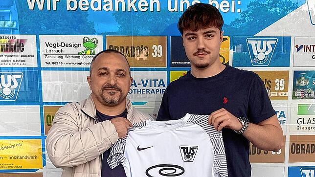 Zurück an der Tullastraße: Sportchef Franco Viteritti freut sich über Neuzugang Jannik Pemberger (rechts).