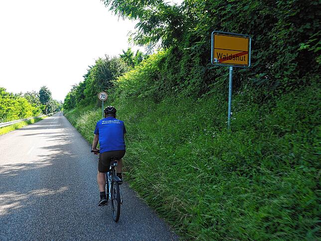 Auf der Kupferschmidstraße hat Alexander Emmerich freie Fahrt. Für ihn sollte die Stadt die Straße in einen Radschnellweg umwandeln.