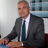 „Bis 2030 werden in der deutschen Wirtschaft zehnmal mehr Menschen mit einer beruflichen Ausbildung gebraucht als solche mit einer ...