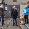 Sie freuen sich über die Spende (von links): Michael Rentz und Achim Fülling, die Elisabeth Burkart, der Vorsitzenden des ...