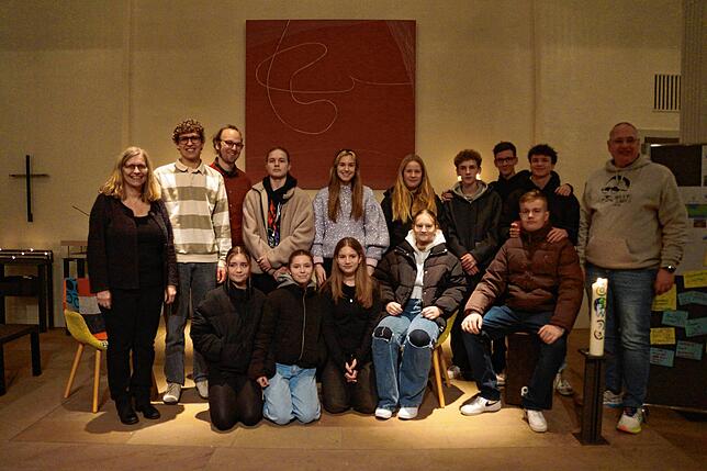 Sie freuen sich über den Besuch von Kira Geiss (von links): Andrea Kaiser (Pfarrerin), Balthasar Kaiser (Synodaler), Jan Welp ...