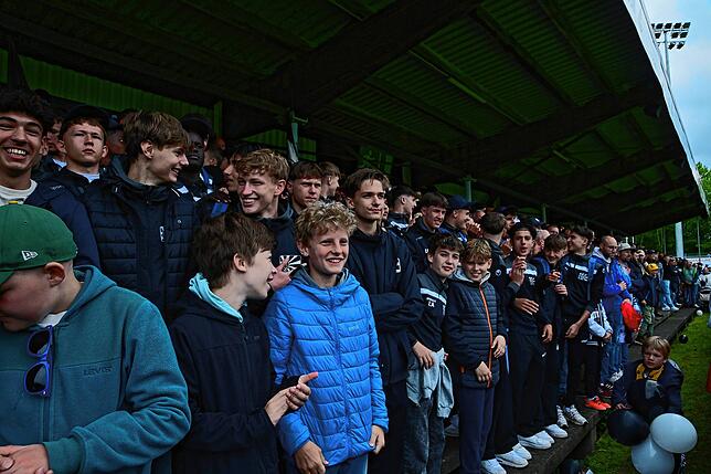 Bild 34: So feiern die Fans den Aufstieg des FC 08 Villingen