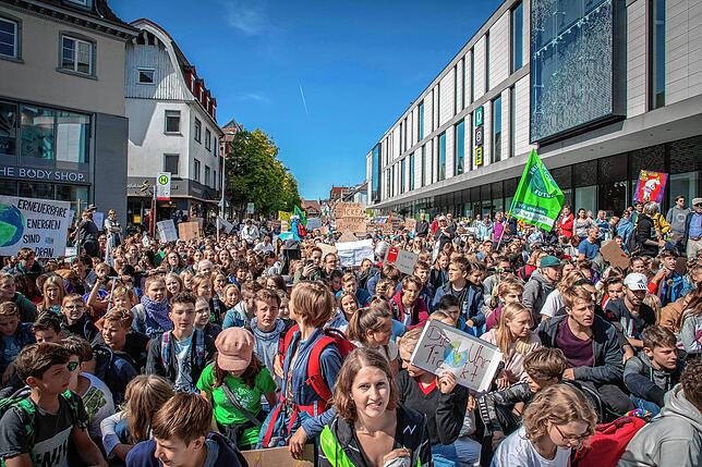 Mehrere Tausend Demonstrierende haben am großen Klimastreik in der Konstanzer Innenstadt im September 2019 teilgenommen.