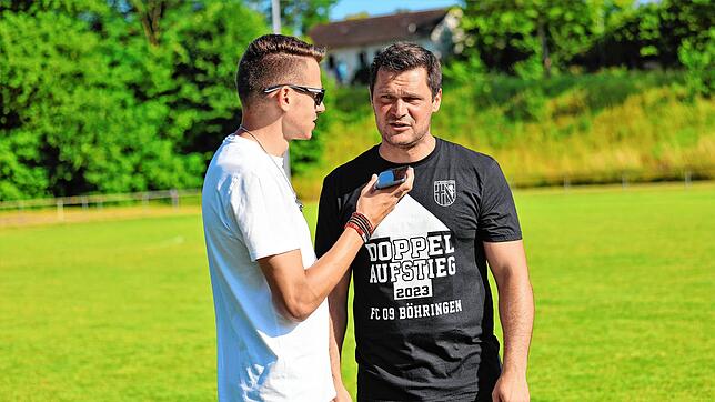 Hatte zuerst auf einen Scherzanruf gehofft: Böhringen-Trainer Jan Drews, hier bei einem SÜDKURIER-Interview nach dem letztjährigen ...