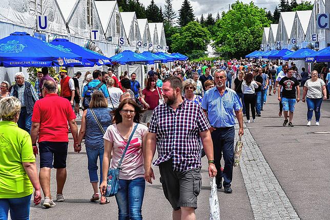 Am Eröffnungstag der Südwest Messe im Juni 2019 ist der Andrang groß. Nach Angaben der Messeleitung kamen allein am Samstag 9000 Besucher.