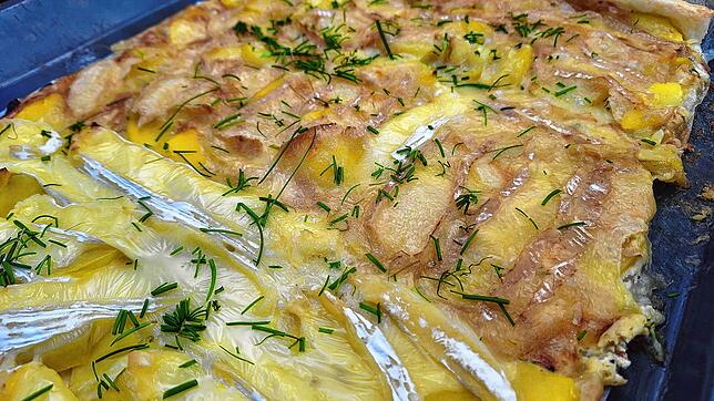 Leckerschmecker: In den Gastronomiebetrieben kann man es sich hier im Kreis derzeit schmecken lassen, wie hier bei einer Quiche ...