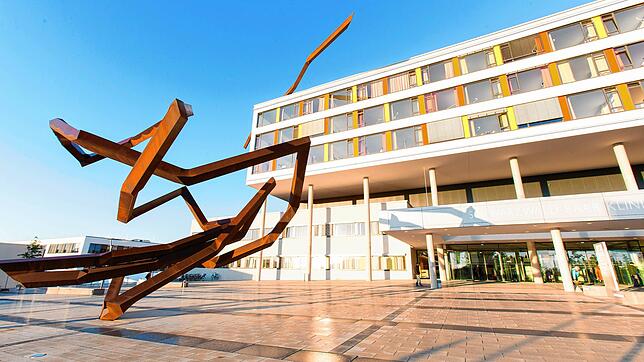 Im Schwarzwald-Baar-Klinikum &ndash; hier eine Aufnahme des Villingen-Schwenninger Standorts &ndash; befinden sich zurzeit 57 an Corona ...