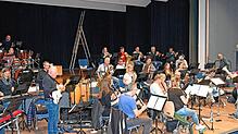 Schon eine Woche vor dem Frühjahrskonzert hat sich das Blasorchester Unterlauchringen in der Gemeindehalle Unterlauchringen ...